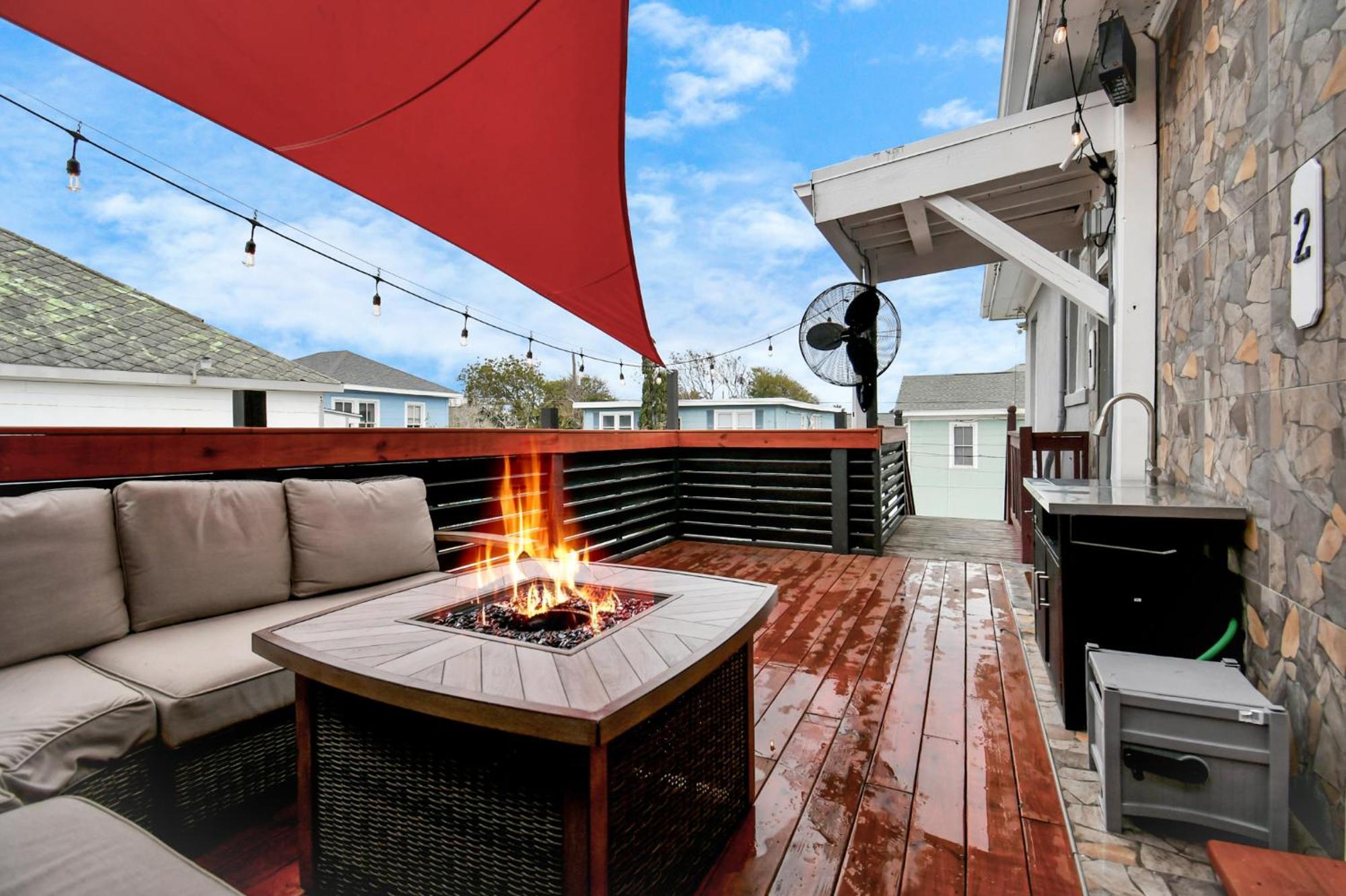 Nautical Loft With Outdoor Kitchen & Beach Access Apartment Galveston Luaran gambar